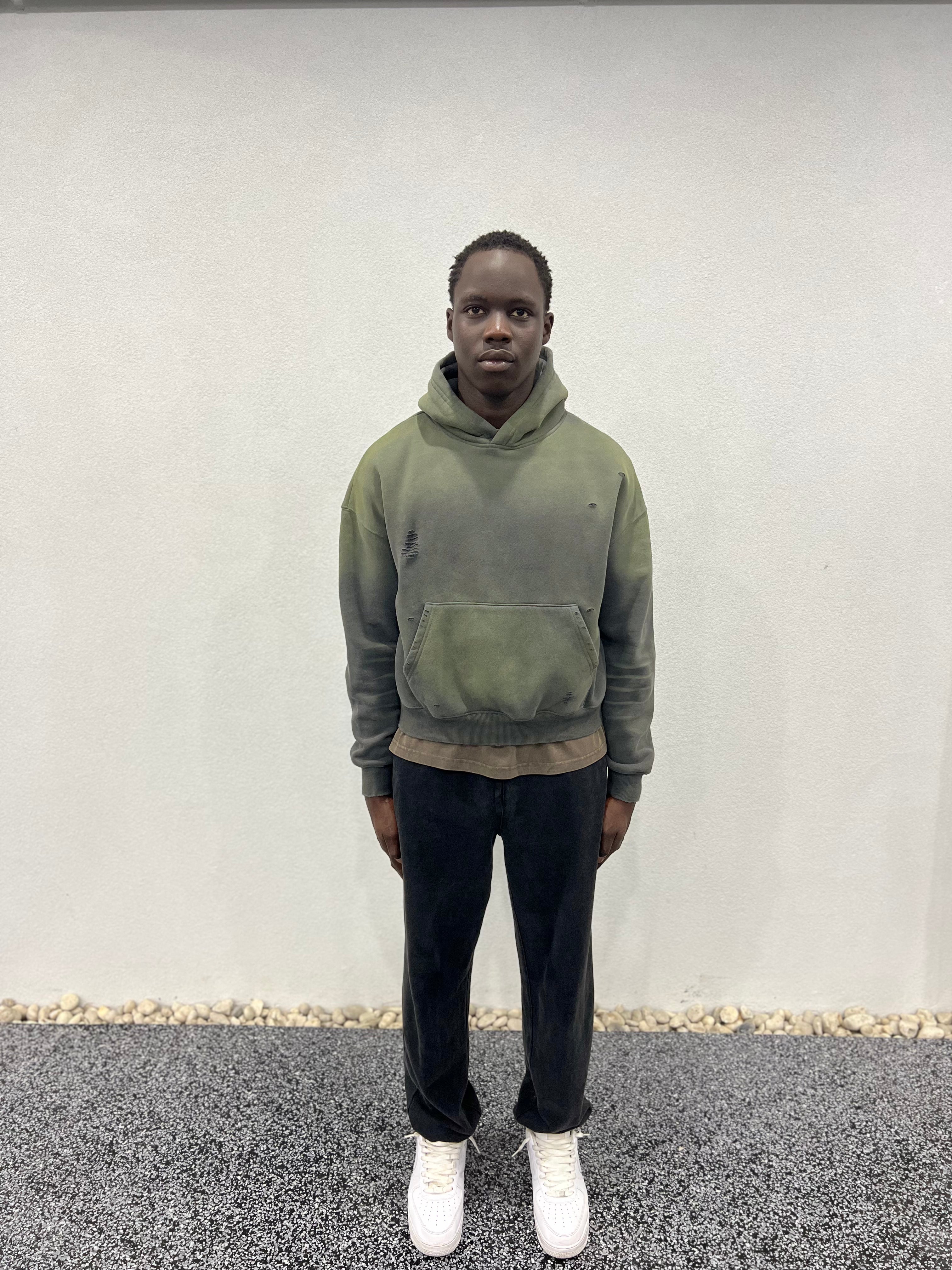 Le frayed fleece hood