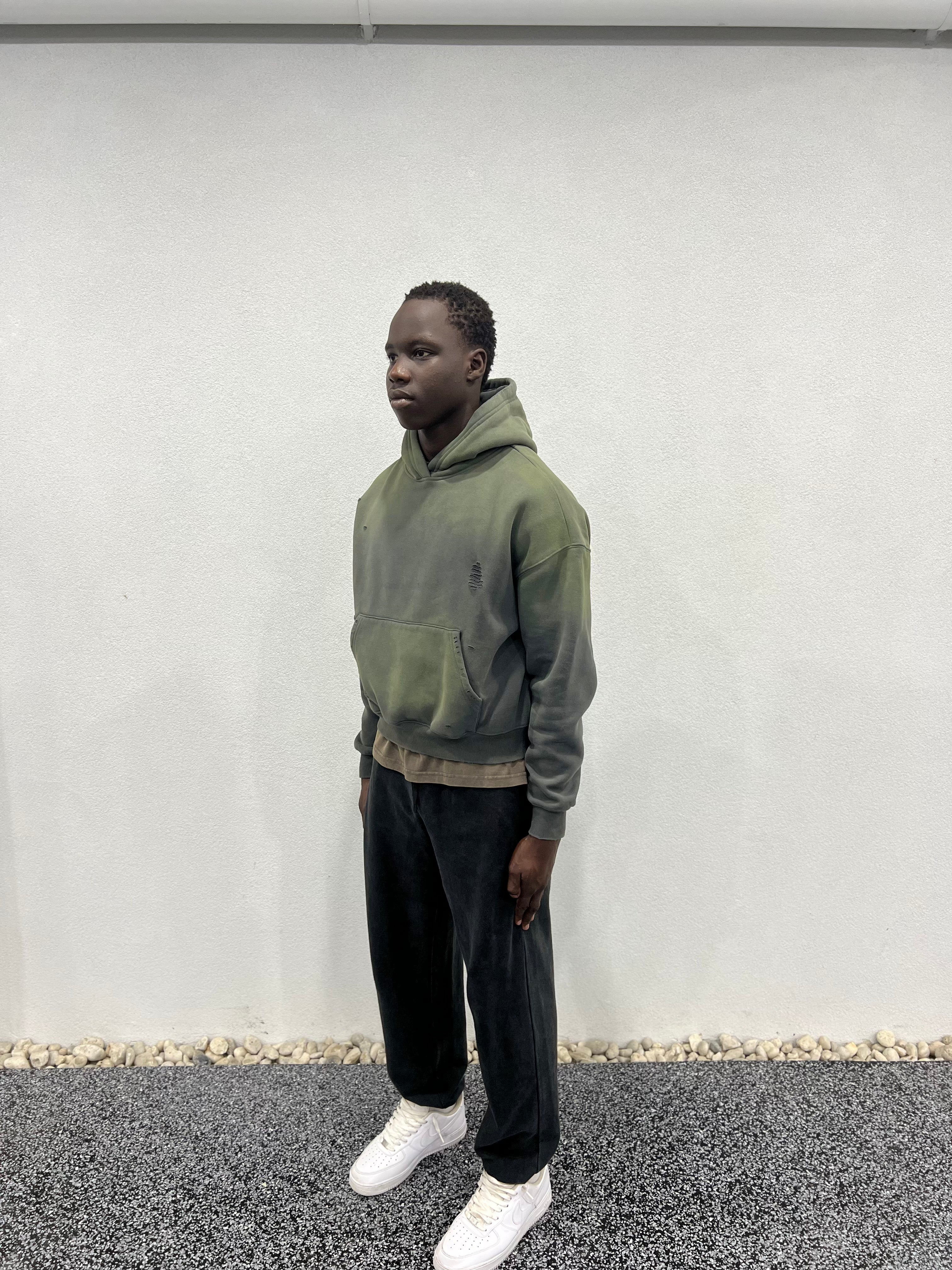 Le frayed fleece hood